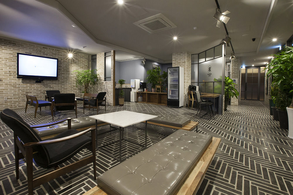 Hotel Brown Dot 金海市 外观 照片