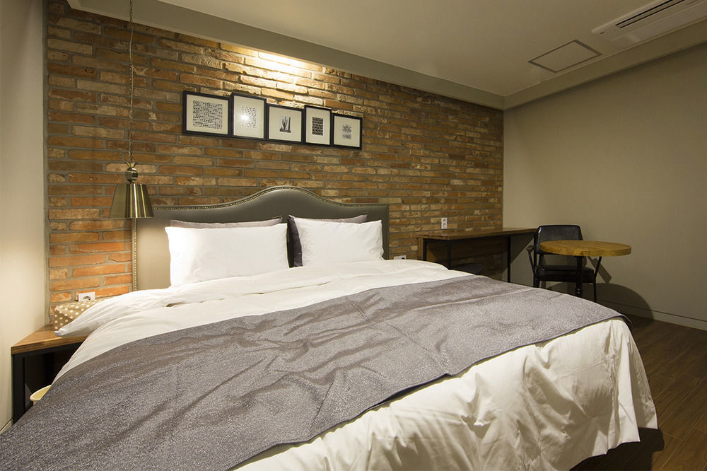 Hotel Brown Dot 金海市 外观 照片