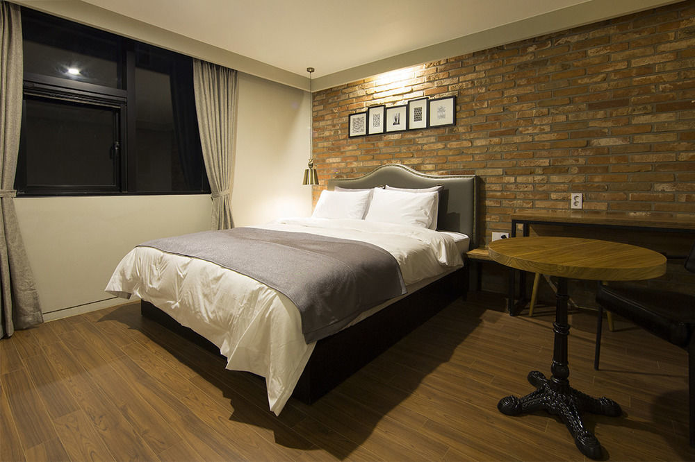 Hotel Brown Dot 金海市 外观 照片