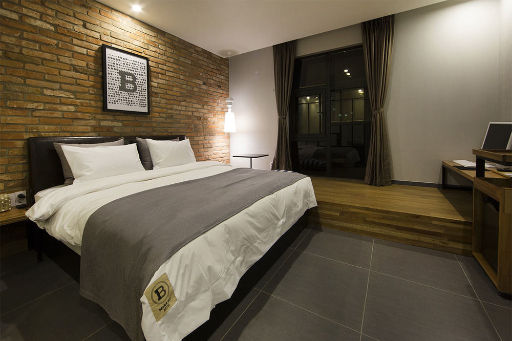 Hotel Brown Dot 金海市 外观 照片