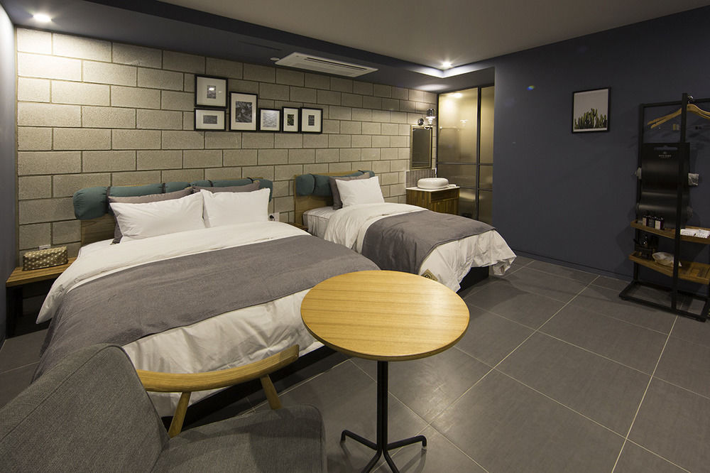 Hotel Brown Dot 金海市 外观 照片