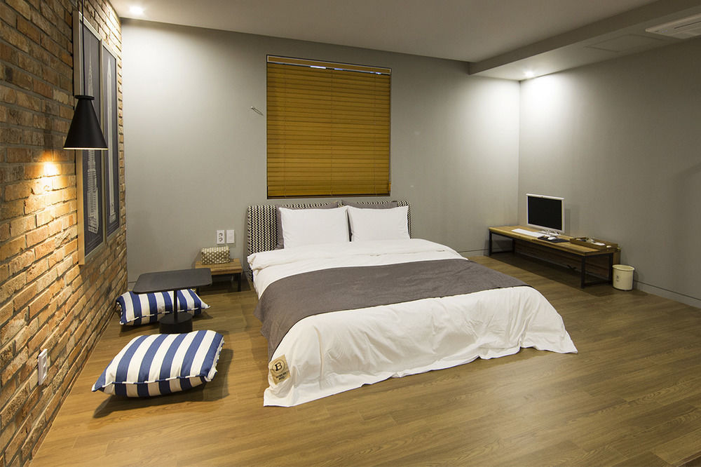 Hotel Brown Dot 金海市 外观 照片