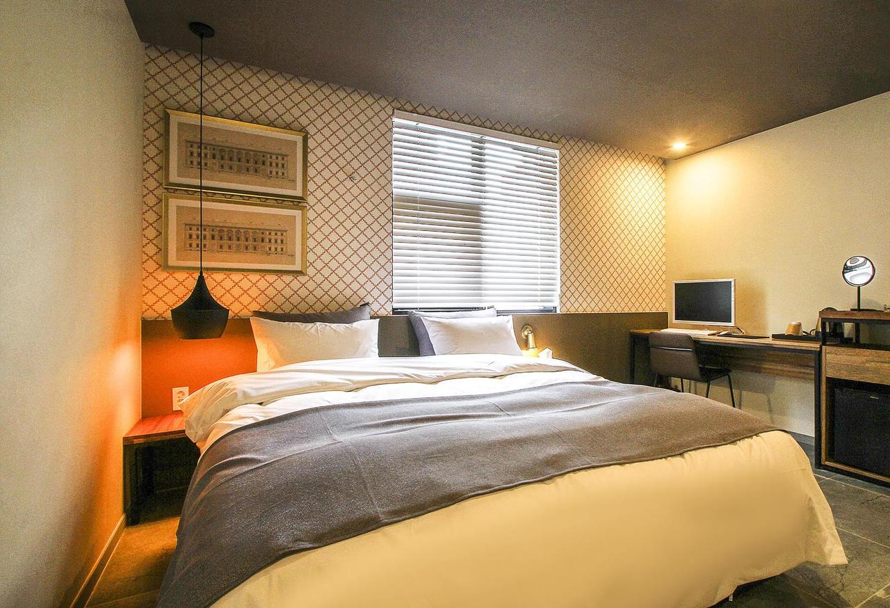 Hotel Brown Dot 金海市 外观 照片