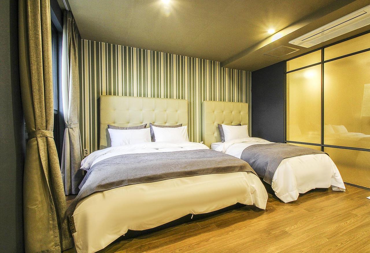 Hotel Brown Dot 金海市 外观 照片