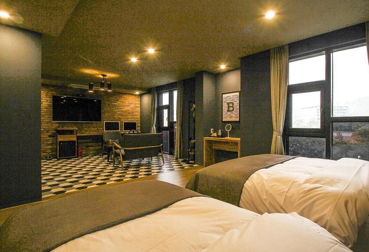 Hotel Brown Dot 金海市 外观 照片