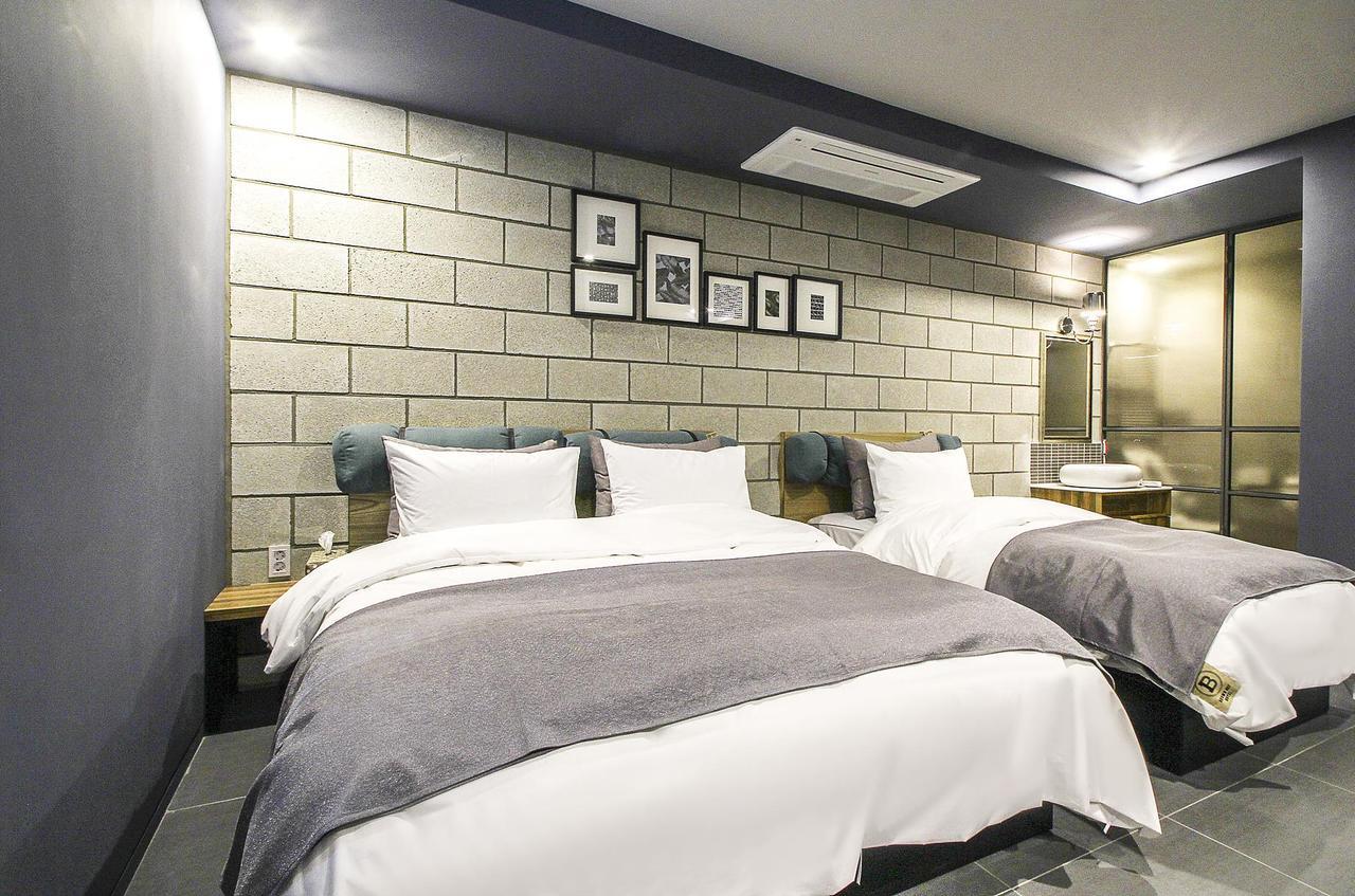 Hotel Brown Dot 金海市 外观 照片