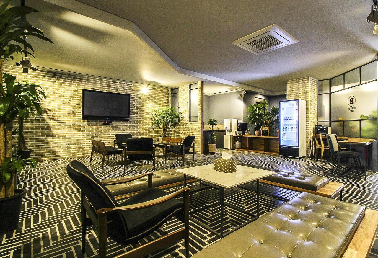 Hotel Brown Dot 金海市 外观 照片