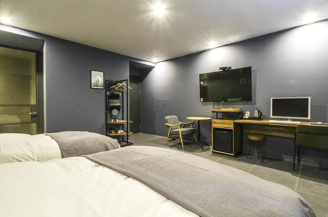 Hotel Brown Dot 金海市 外观 照片