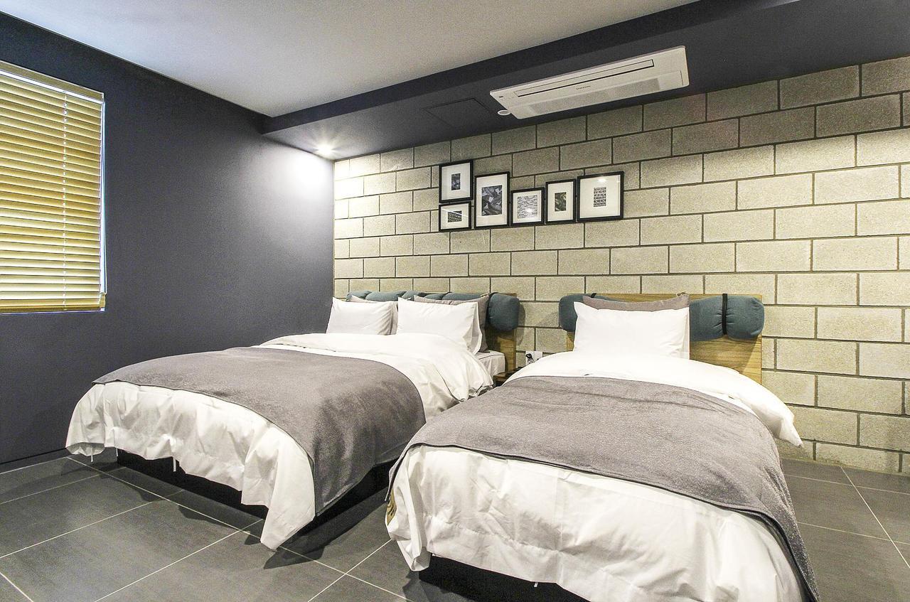 Hotel Brown Dot 金海市 外观 照片