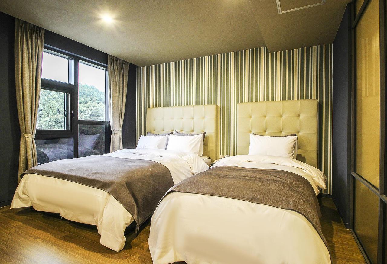 Hotel Brown Dot 金海市 外观 照片