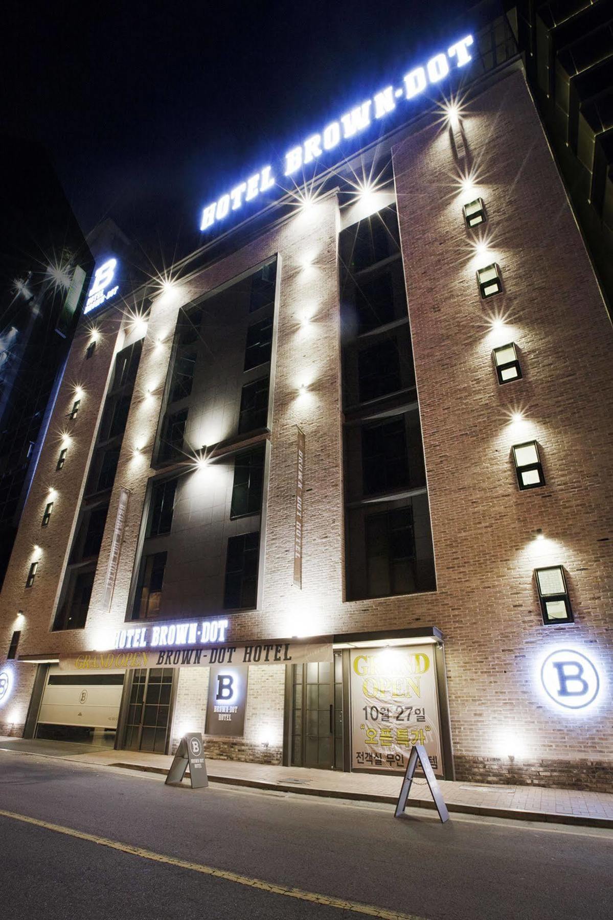 Hotel Brown Dot 金海市 外观 照片