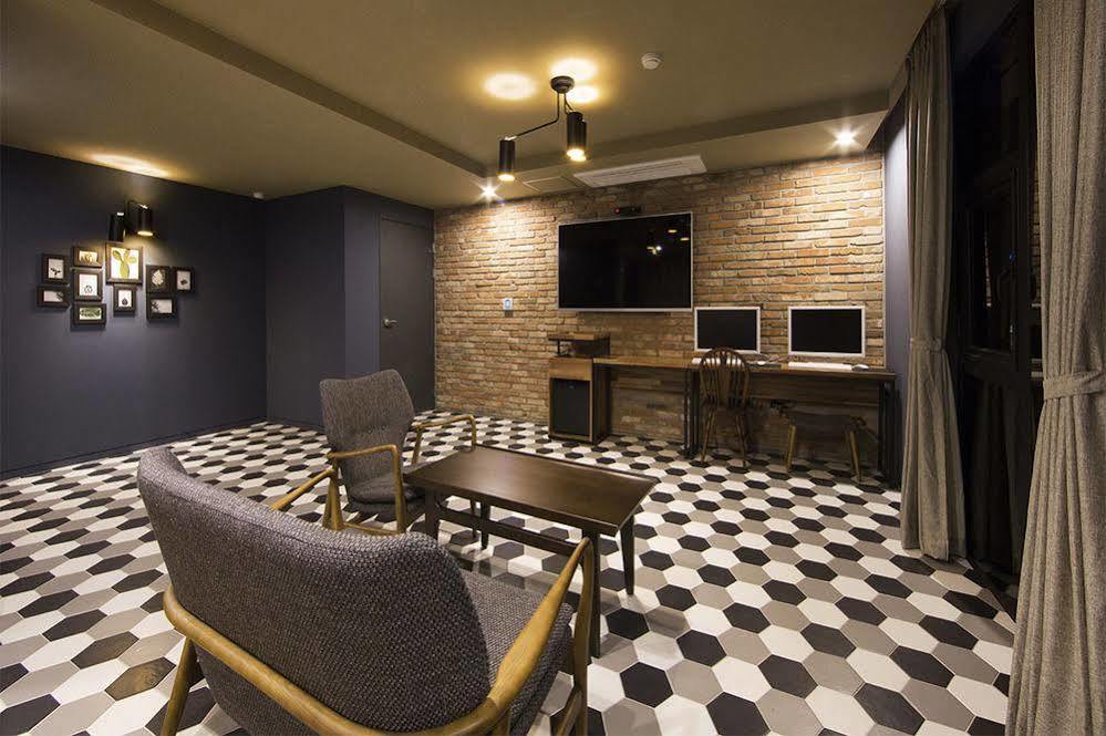 Hotel Brown Dot 金海市 外观 照片