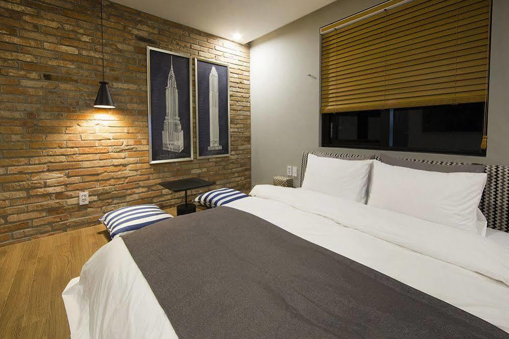 Hotel Brown Dot 金海市 外观 照片
